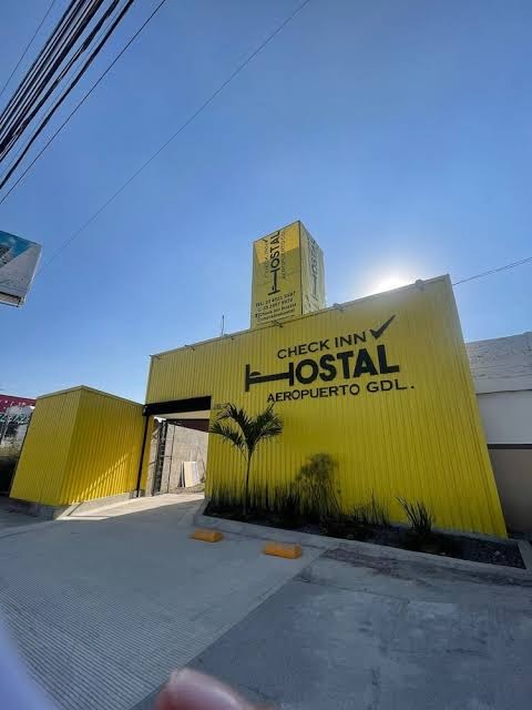 Hostal Check Inn Aeropuerto